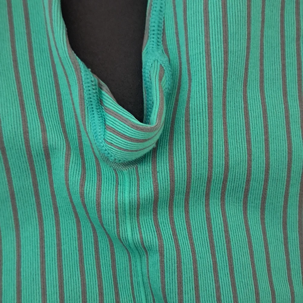 Fabletics Teal Striped High-Waisted Leggings NWOT Inseam approx 26.5 in - Picture 7 of 8
